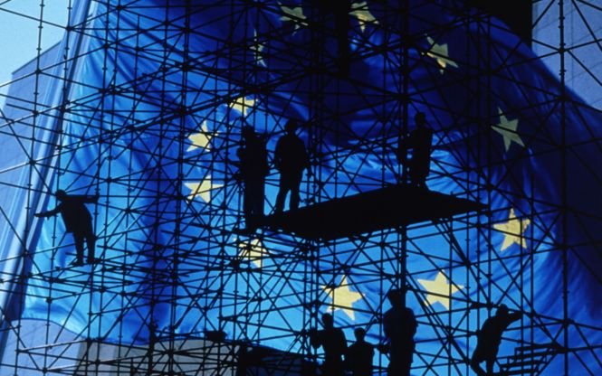 UE vrea să cureţe instituţiile de credit. Oficialii europeni propun teste mai dure pentru bănci