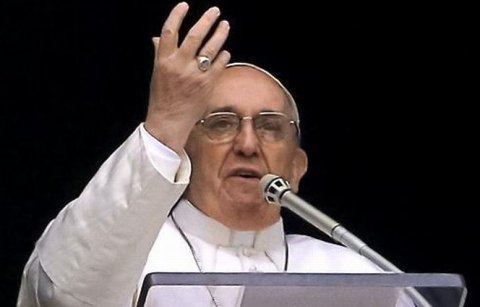 Credibilitatea Bisericii Catolice, şubrezită de ipocrizie. Papa Francisc a denunţat făţărnicia preoţilor