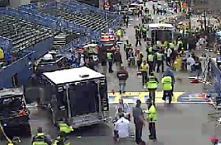 IMAGINI ŞOCANTE din Boston. Una dintre BOMBE, plasată într-o oală metalică. Autorităţile oferă recompensă pentru informaţii despre autorii atacului 203694