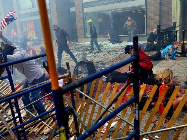 IMAGINI ŞOCANTE din Boston. Una dintre BOMBE, plasată într-o oală metalică. Autorităţile oferă recompensă pentru informaţii despre autorii atacului 203699