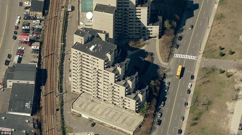 IMAGINI ŞOCANTE din Boston. Una dintre BOMBE, plasată într-o oală metalică. Autorităţile oferă recompensă pentru informaţii despre autorii atacului 203766