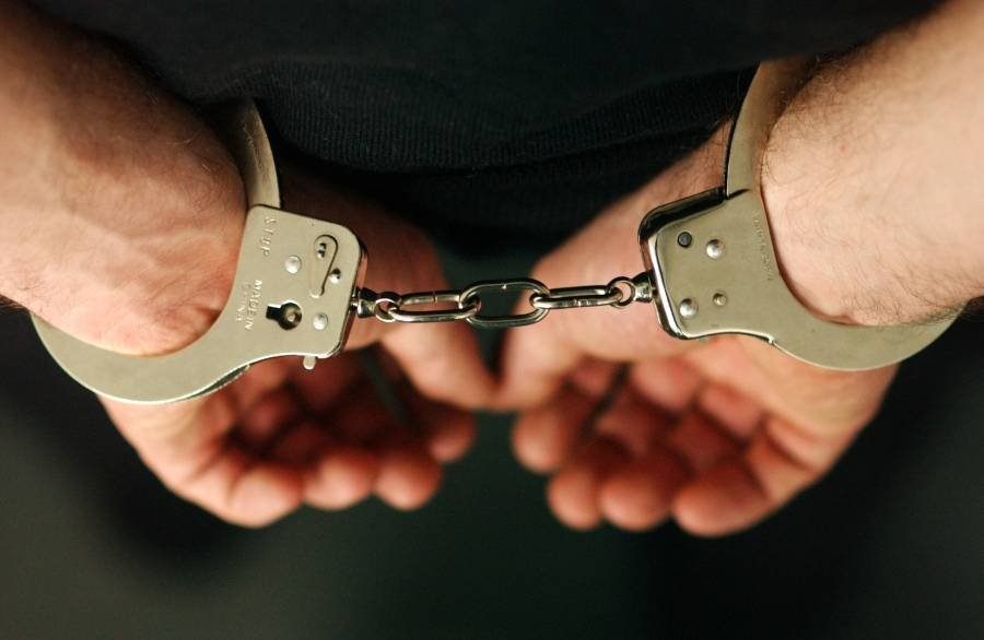 Un român a fost arestat în SUA. Ar fi fraudat cetăţenii americani cu 1,6 MILIOANE de dolari