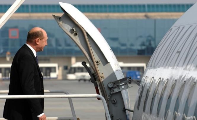 Administraţia prezidenţială a reziliat oficial contractul cu TAROM. Ce aeronavă va utiliza Băsescu în deplasările externe