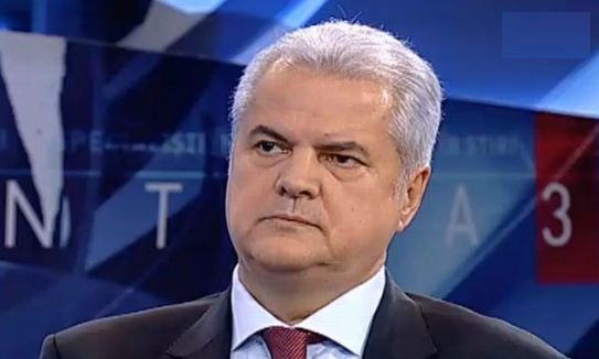 Adrian Năstase: Băsescu este ca o vulpe împuşcată de vânători