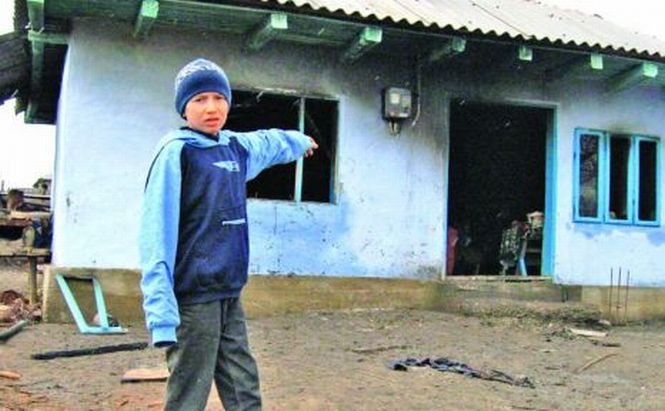 Mai are România eroi? DA! Vezi povestea &quot;pompierului&quot; de 11 ani, care a sărit în foc pentru a salva un bebeluş