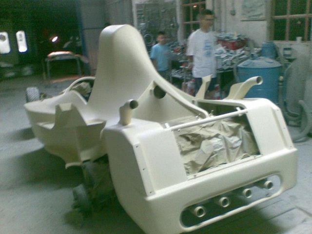 Un bosniac şi-a construit propria maşină de Formula 1 204695