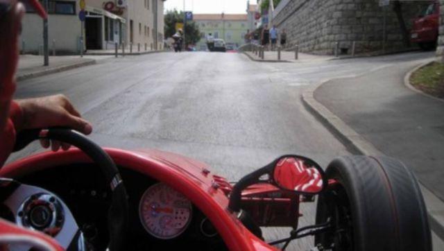 Un bosniac şi-a construit propria maşină de Formula 1 204703