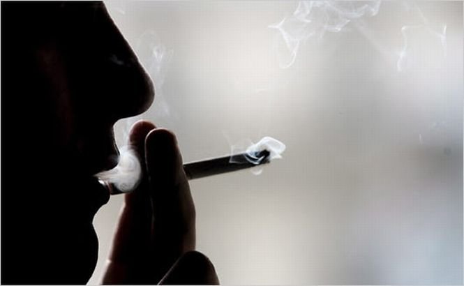 New York creşte limita de vârstă pentru cumpărătorii de ţigări