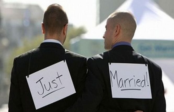 Premieră în Franţa: Liber la căsătoriile între persoane de acelaşi sex şi adopţiile de către cupluri homosexuale