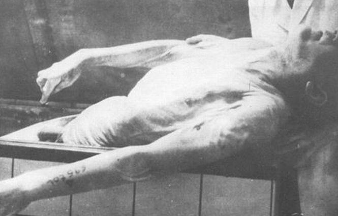 "A luat parte la masacre şi la persecutarea unor civili nevinovaţi". Fost gardian de la Auschwitz, identificat în Germania  205281