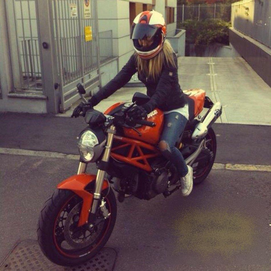 Această fată frumoasă a MURIT după ce a făcut un lucru extrem de popular printre tineri. Înainte, postase pe Facebook poza asta 205213