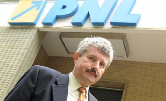 Primarul PNL din Râmnicu Vâlcea, arestat 29 de zile, după ce a luat mită 50.000 lei de la administratorul unei firme