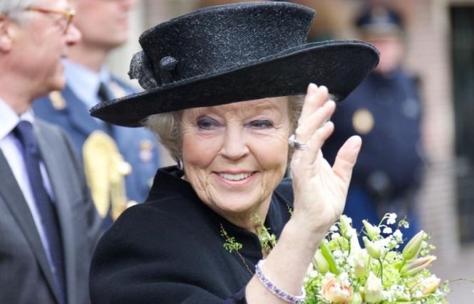 Regina Beatrix a Olandei va abdica. Îi va ceda coroana fiului său