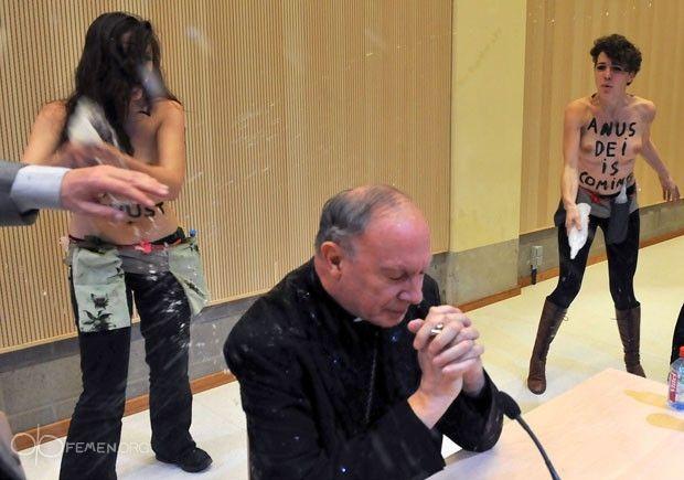 "Anul Domnului vine". Ce i s-a întâmplat preotului catolic care ţinea un discurs despre BLASFEMIE 205824