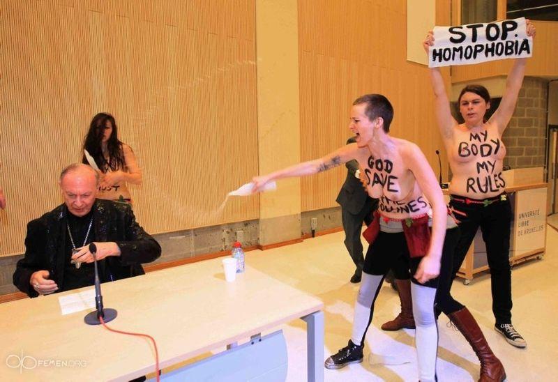 "Anul Domnului vine". Ce i s-a întâmplat preotului catolic care ţinea un discurs despre BLASFEMIE 205827