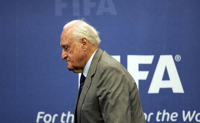 Havelange iese pe uşa din spate a FIFA după noi acuzaţii de corupţie