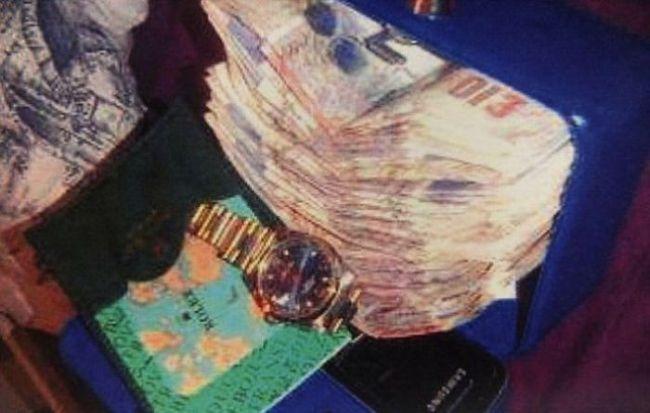 După ce a postat această poză pe Facebook, poliţia a venit şi l-a săltat de acasă. Acum e în închisoare 206224