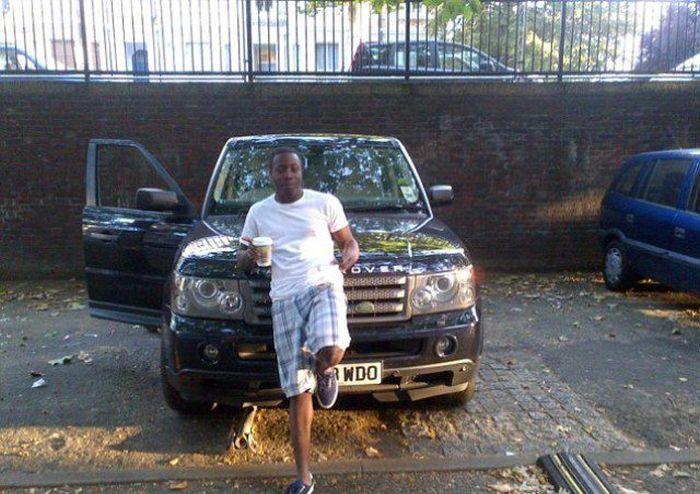 După ce a postat această poză pe Facebook, poliţia a venit şi l-a săltat de acasă. Acum e în închisoare 206226