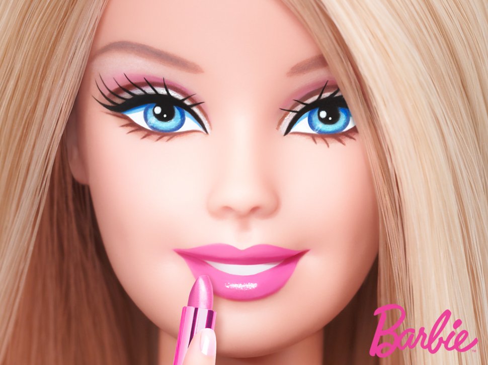Cum ar arăta păpuşa Barbie, dacă ar avea corpul unei adolescente de 19 ani, din SUA. &quot;NU mai seamănă deloc&quot;