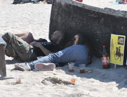 Imaginea surprinsă ieri, de 1 Mai, în Vama Veche. "Am vrut să ne simţim liberi" 206313