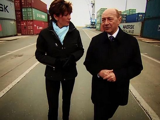 Traian Băsescu a fost &quot;ghid&quot; pentru reporterii CNN. &quot;Portul Constanţa conectează România de restul lumii. Ca o poartă&quot;