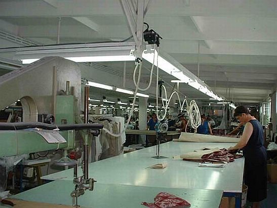 100 de angajate ale unei fabrici de confecţii au ajuns la spital cu intoxicaţie