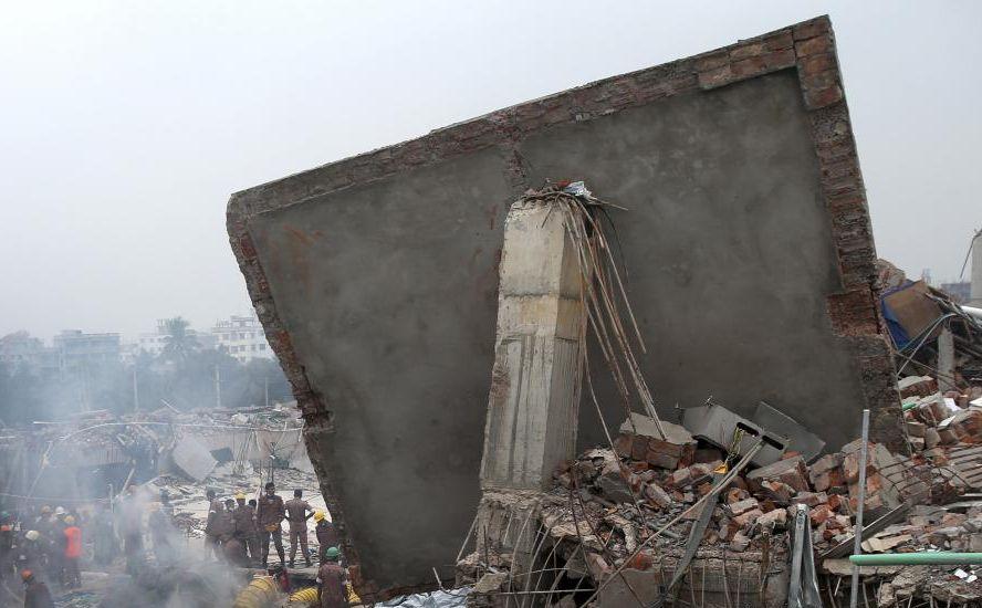 CAUZA prăbuşirii imobilului din Bangladesh, soldat cu peste 500 de morţi. "Au încălcat orice reguli" 206469