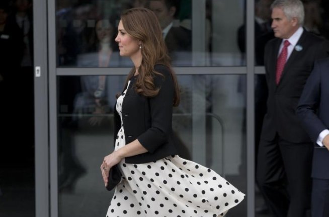 Presa britanică: Prinţul William şi ducesa de Cambridge vor avea un băieţel
