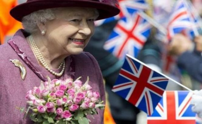 Premieră în monarhia britanica a ultimilor 40 de ani. Regina Elisabeta a II-a renunţă la una dintre responsabilităţi