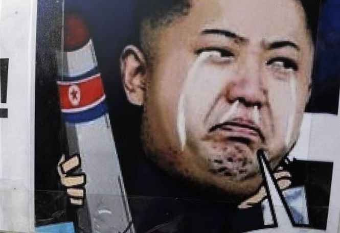 Situaţia începe să se calmeze în Coreea de Nord. Phenianul a retras două rachete din instalaţia de lansare
