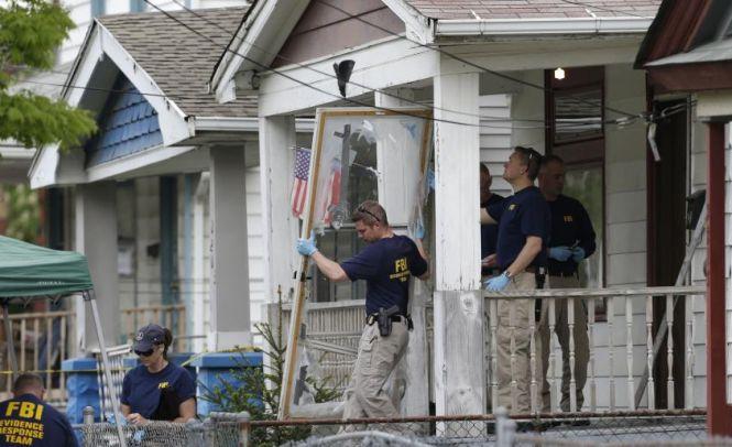 Dezvăluiri din casa terorii. Ce au descoperit autorităţile în locuinţa în care erau ţinute tinerele răpite în urmă cu 10 ani 206842