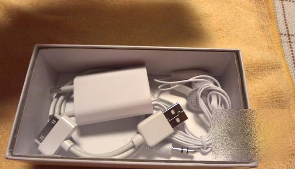 A crezut că face afacerea vieţii. Şi-a cumpărat un iPhone 4S, dar nu i-a venit să creadă ce i-a apărut pe ecran 206942