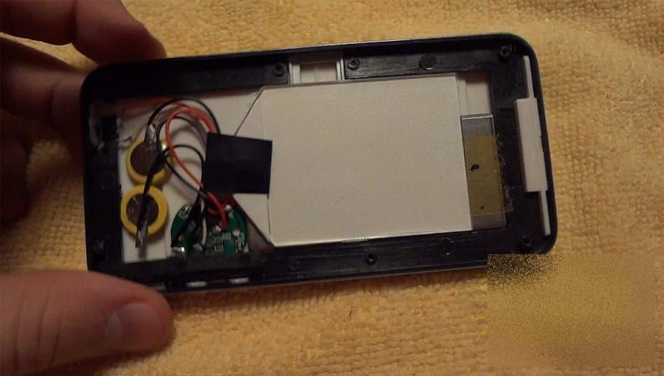 A crezut că face afacerea vieţii. Şi-a cumpărat un iPhone 4S, dar nu i-a venit să creadă ce i-a apărut pe ecran 206947