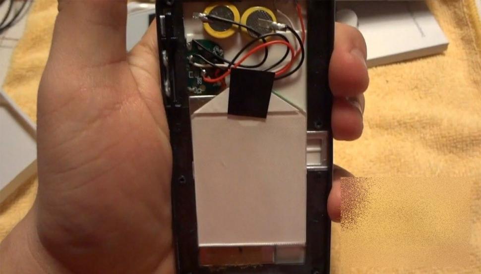 A crezut că face afacerea vieţii. Şi-a cumpărat un iPhone 4S, dar nu i-a venit să creadă ce i-a apărut pe ecran 206948