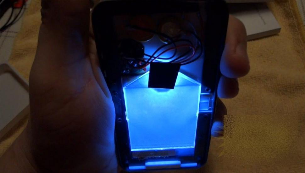 A crezut că face afacerea vieţii. Şi-a cumpărat un iPhone 4S, dar nu i-a venit să creadă ce i-a apărut pe ecran 206949