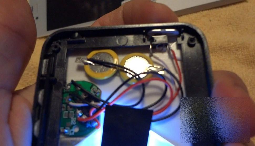 A crezut că face afacerea vieţii. Şi-a cumpărat un iPhone 4S, dar nu i-a venit să creadă ce i-a apărut pe ecran 206950