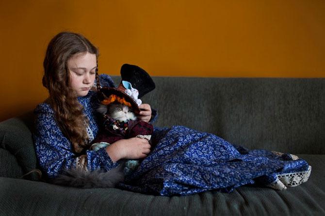 Vezi o galerie foto impresionantă cu fetiţa care iubeşte toate animalele 207087