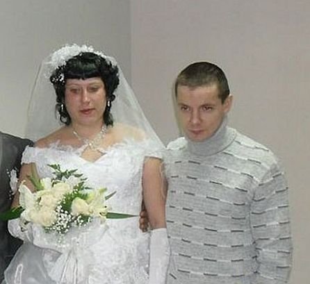 La nunta lor s-a petrecut ceva ciudat. Dacă îi vezi faţa mirelui, ÎNAINTE şi DUPĂ te vei întreba ce s-a întâmplat cu el