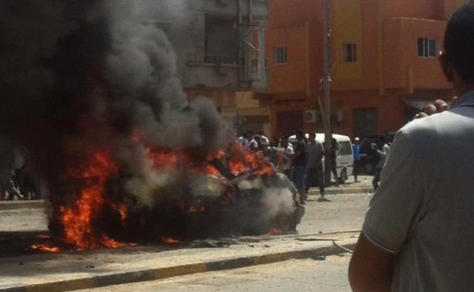 Explozie puternică lângă un spital din Benghazi. Cel puţin 17 persoane au murit