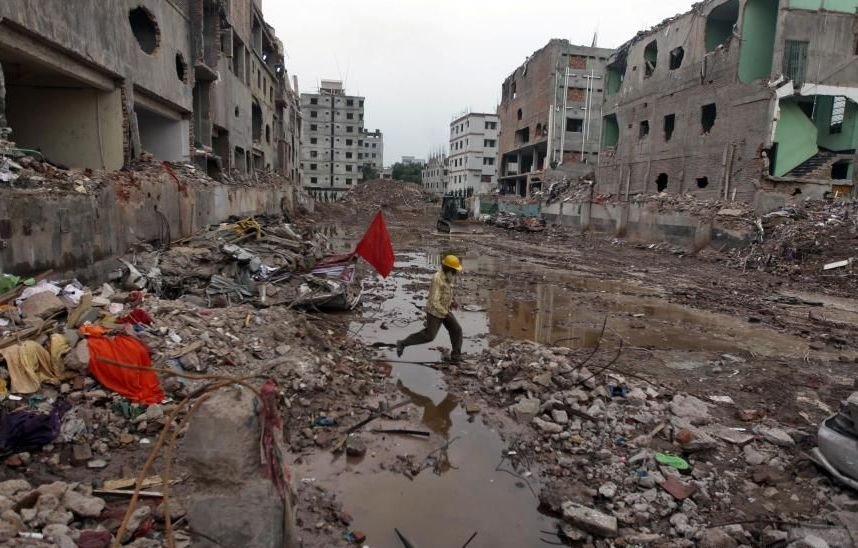 Căutările în ruinele clădirii prăbuşite în Bangladesh s-au încheiat. Bilantul depăşeşte 1.120 de morţi