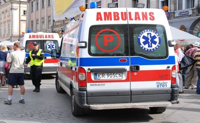 Ambulanţa din Polonia chiar are PRIORITATE. Vezi reacţia celorlalţi şoferi din trafic!