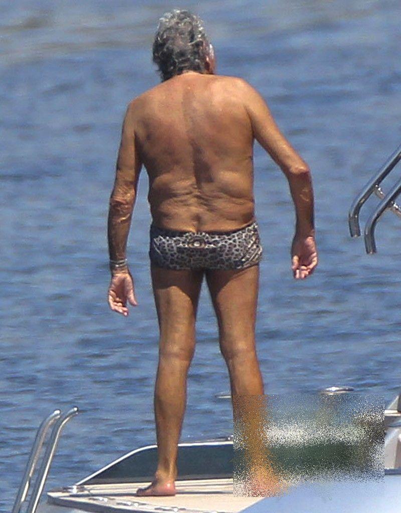 Fotografia asta i-a şocat pe paparazzi. A făcut-o în faţa lor, pe yacht, în largul mării 208052