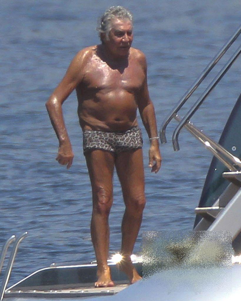 Fotografia asta i-a şocat pe paparazzi. A făcut-o în faţa lor, pe yacht, în largul mării 208053