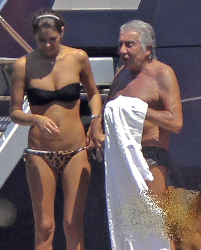 Fotografia asta i-a şocat pe paparazzi. A făcut-o în faţa lor, pe yacht, în largul mării 208054