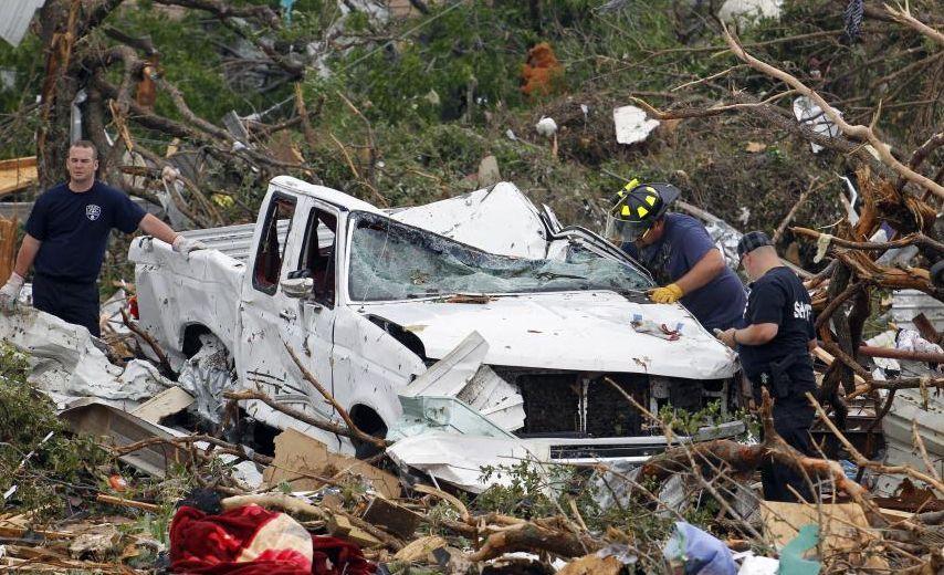 Imagini apocaliptice în SUA. Tornadele au făcut ravagii în Texas. Şase oameni au murit şi 100 au fost răniţi  208222