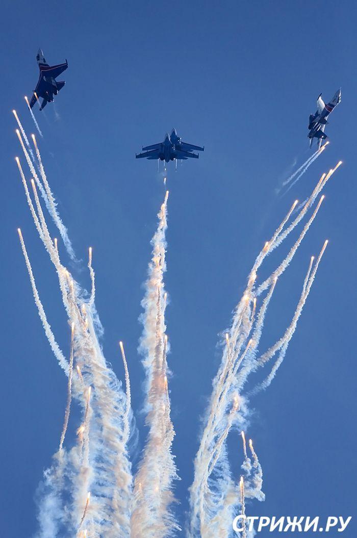 MINUNEA care a apărut pe cerul Rusiei. &quot;Oamenii şi-au făcut cruce şi s-au aruncat cu faţa la pământ&quot; 208066