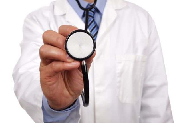 Un medic din Sibiu este acuzat că pretindea ŞPAGĂ în schimbul certificatelor de handicap