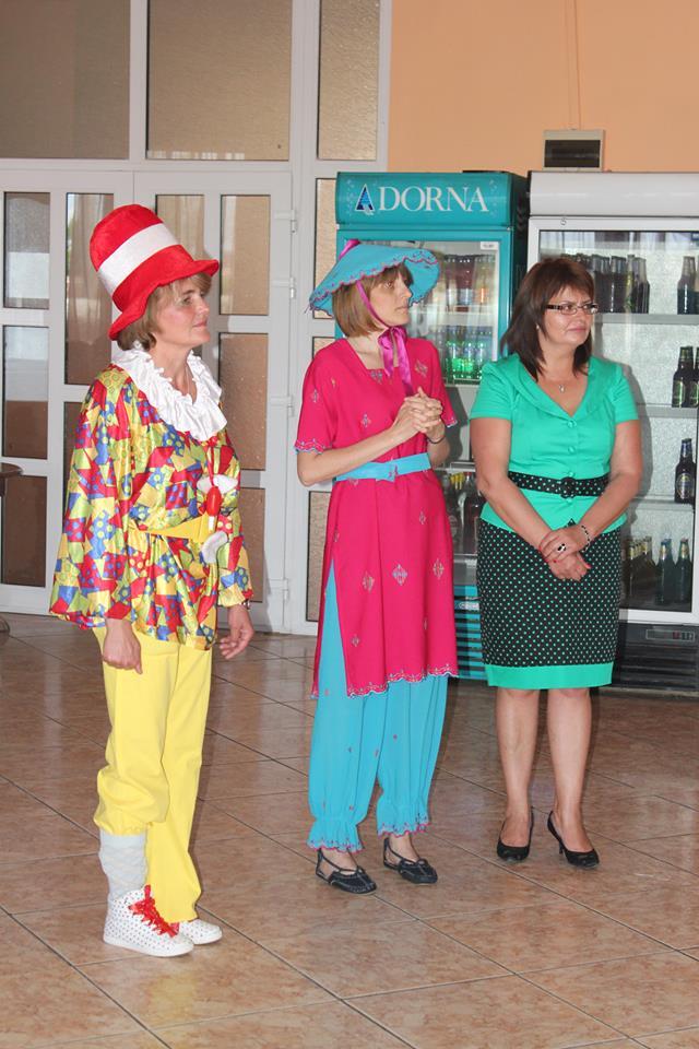 "Învăţaţi să vă preţuiţi bătrânii, atâta timp cât îi aveţi printre voi!" O seară plină de cântec pentru "tinerii" de vârsta a treia 208293