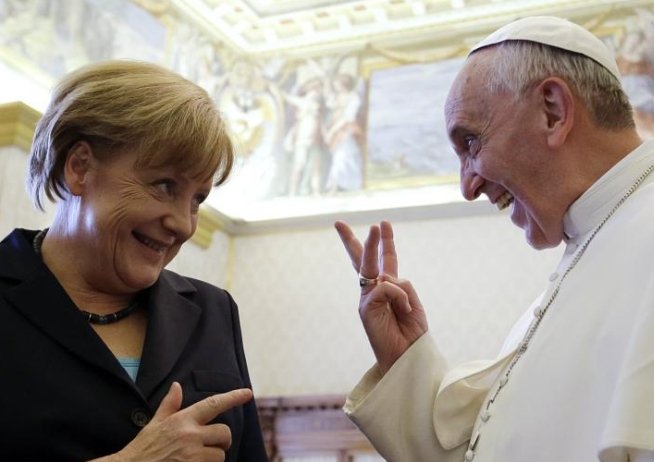 Angela Merkel a cerut Papei Francisc să susţină măsurile de austeritate