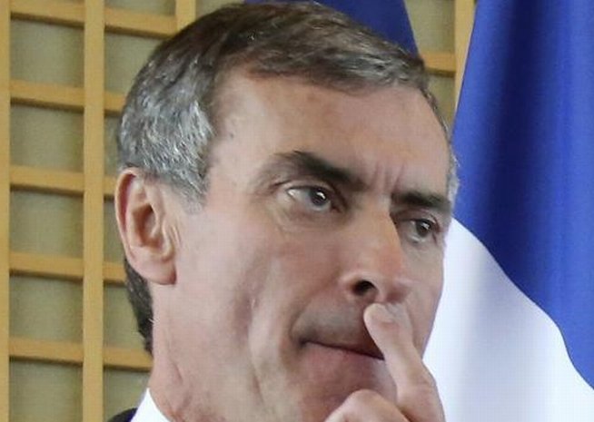 Un fost ministru francez recunoaşte că a transferat în Franţa bani deţinuţi ilegal în străinătate